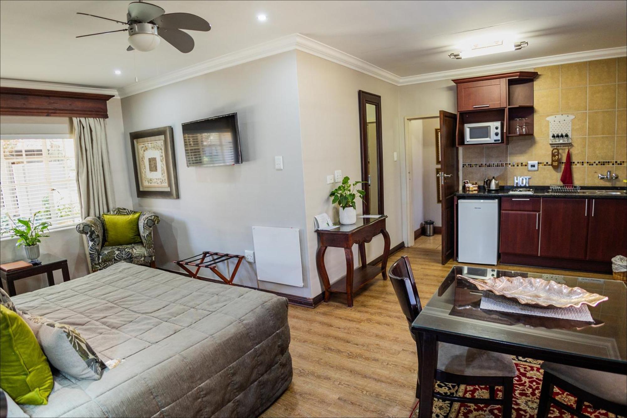 Scott'S Manor Guesthouse Function And Conference Venue Lichtenburg 外观 照片