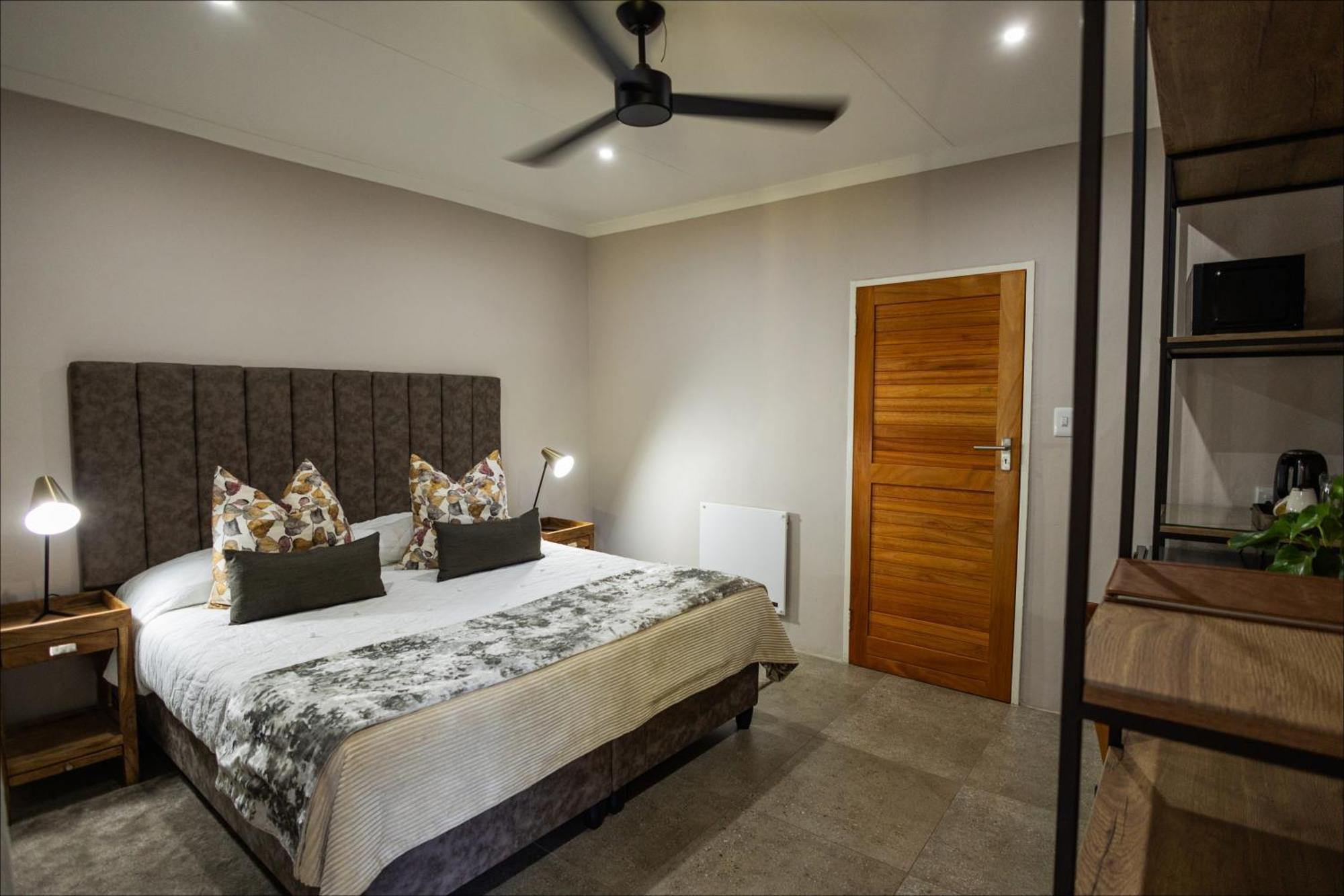 Scott'S Manor Guesthouse Function And Conference Venue Lichtenburg 外观 照片
