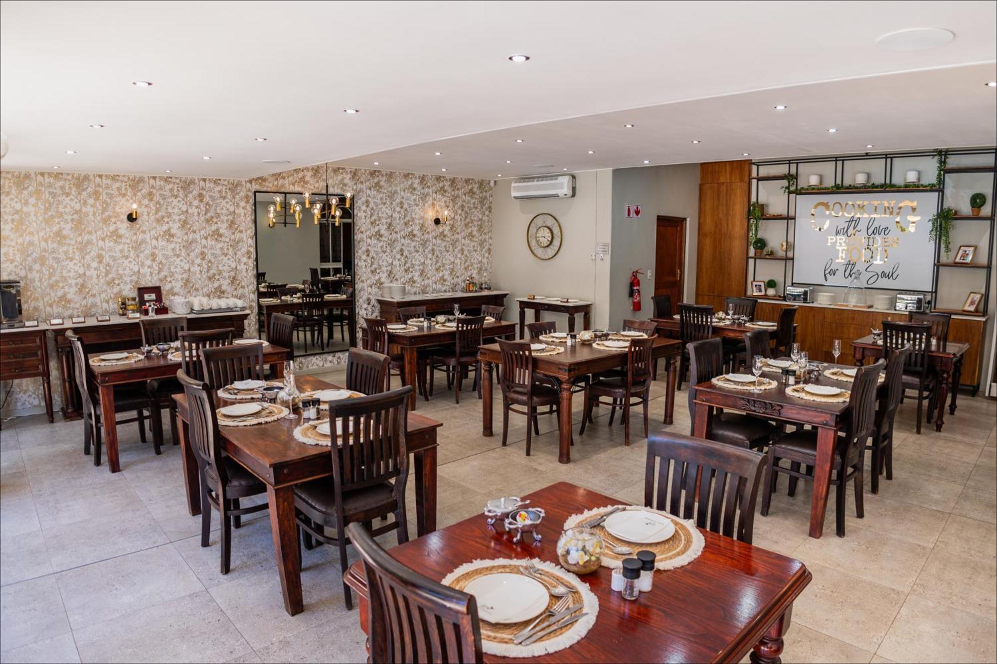 Scott'S Manor Guesthouse Function And Conference Venue Lichtenburg 外观 照片
